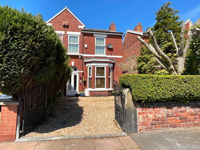 3 Bedroom Semi-Detached House For Sale In Chestnut Street, Southport, PR8