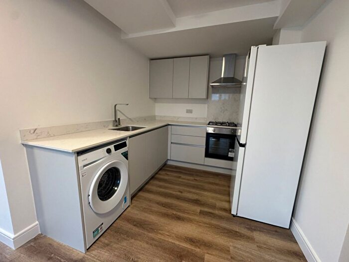 1 Bedroom Studio To Rent In Greenford Road, UB6