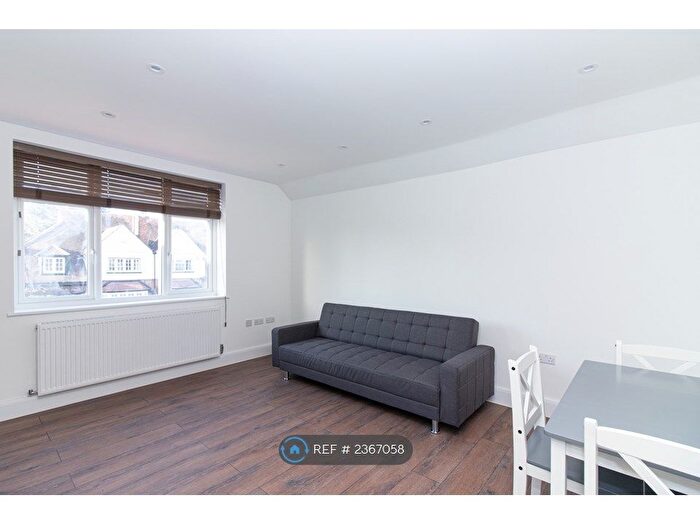 2 Bedroom Maisonette To Rent In Eastcote Road, Pinner, HA5