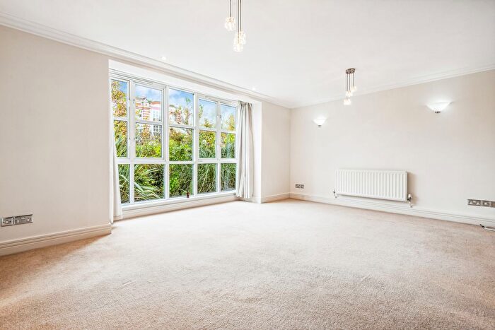 1 Bedroom Flat For Sale In Oriel Drive, Barnes, SW13
