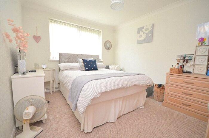 2 Bedroom Apartment To Rent In Chaplaincy Gardens, Hornchurch, Essex, RM11