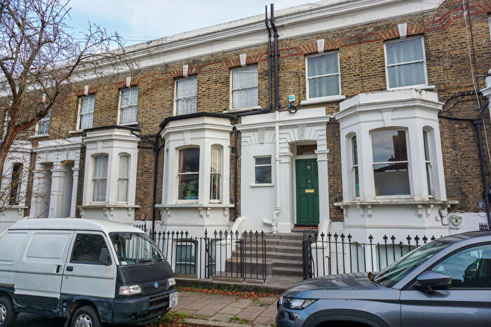 3 Bedroom Flat For Sale In Monkton Street, London, SE11