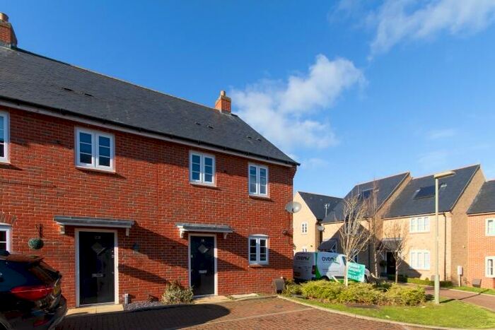 3 Bedroom Semi-Detached House To Rent In Aldous Drive, Bloxham, OX15