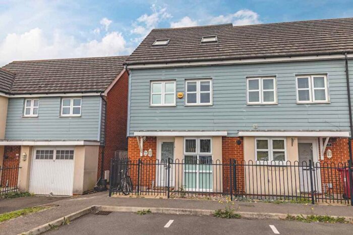 3 Bedroom End Of Terrace House For Sale In Mathecombe Road, Cippenham, SL1