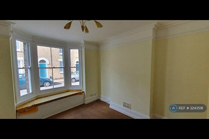 2 Bedroom Semi-Detached House To Rent In Searle Street, Cambridge, CB4