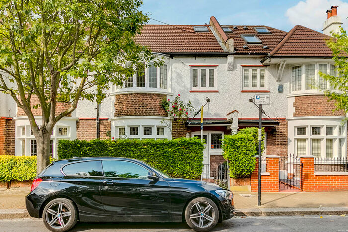 4 Bedroom Barn Conversion To Rent In Bracken Avenue, London, SW12