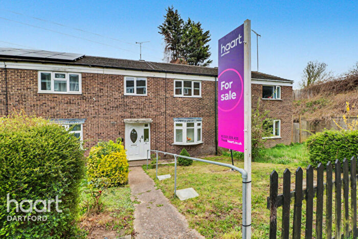 3 Bedroom Terraced House For Sale In Ingress Gardens, Greenhithe, DA9