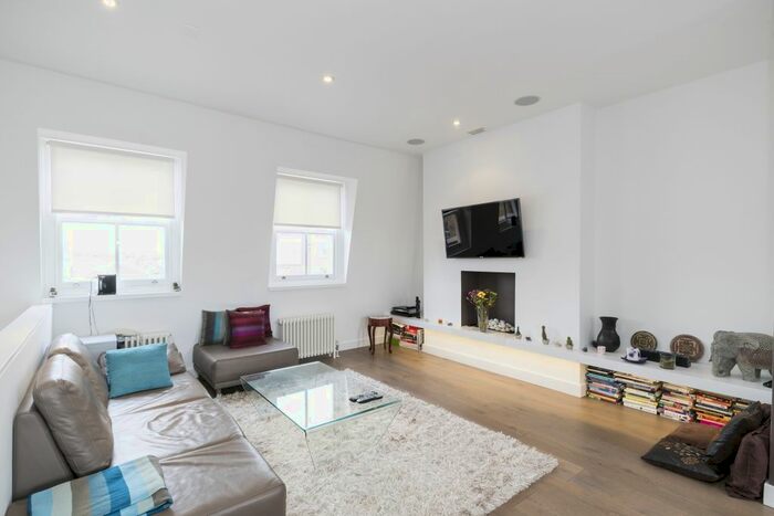 2 Bedroom Flat To Rent In Shrewsbury Road, London, W2