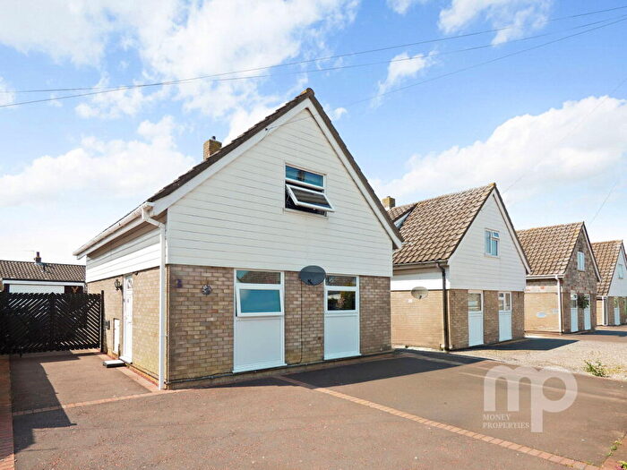 4 Bedroom Detached House For Sale In Finderne Drive, Wymondham, Norfolk., NR18