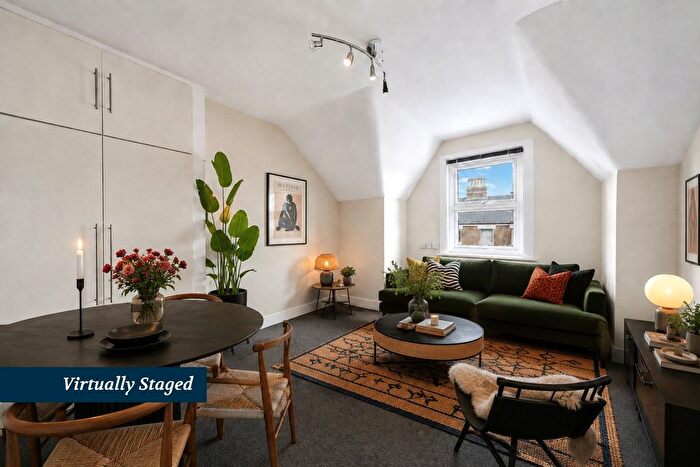 1 Bedroom Flat For Sale In Lyncroft Gardens, West Hampstead, NW6