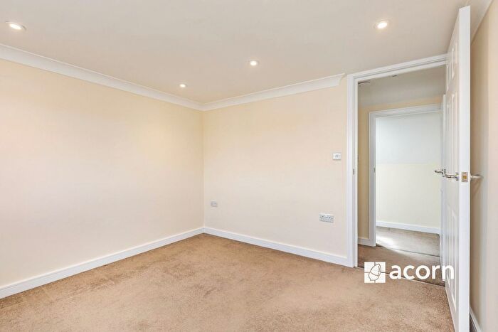 1 Bedroom Maisonette To Rent In Dover Road East, Gravesend, DA11