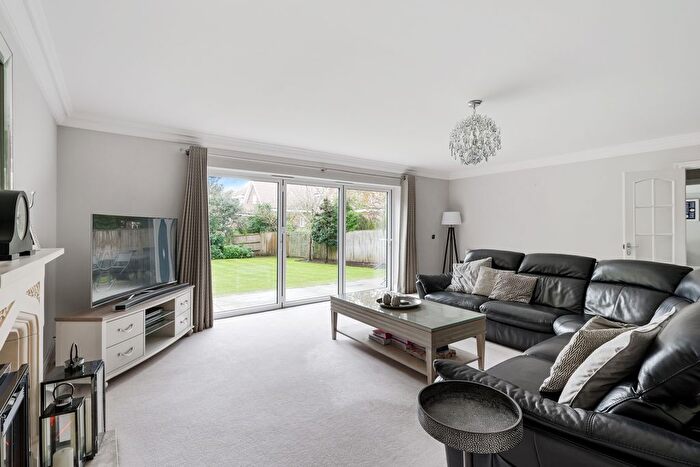 5 Bedroom Detached House For Sale In Brighton Road, Banstead, SM7