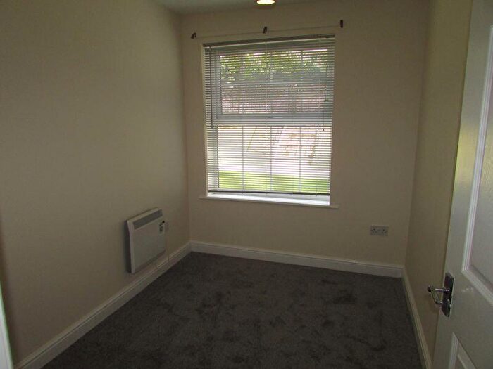 2 Bedroom Apartment To Rent In Dell Road Shawclough., OL12