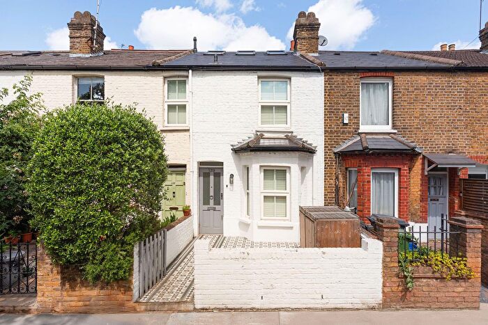 3 Bedroom Terraced House To Rent In Lower Mortlake Road, Richmond, TW9