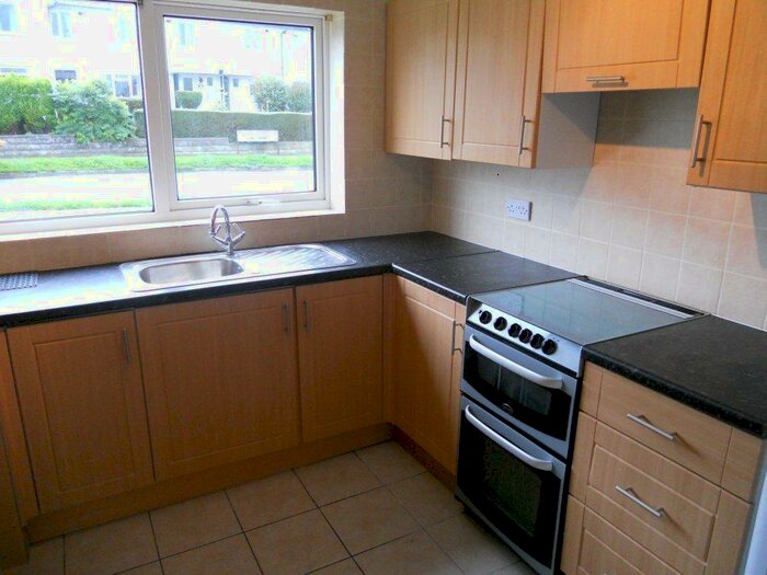 2 Bedroom Flat To Rent In Maple Road, Penarth, CF64