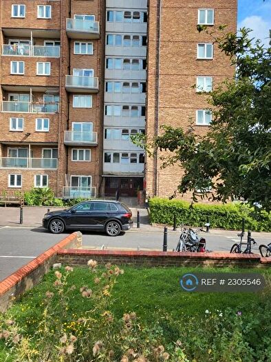 2 Bedroom Flat To Rent In Joseph Court, London, N16