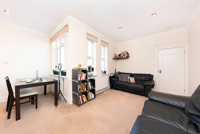 1 Bedroom Flat To Rent In Coombe Lane, Raynes Park.., London, SW20