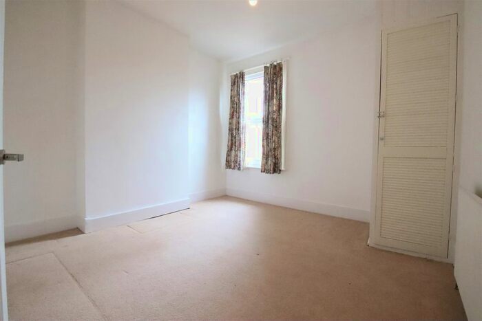 2 Bedroom End Of Terrace House To Rent In Oval Road, Croydon, CR0