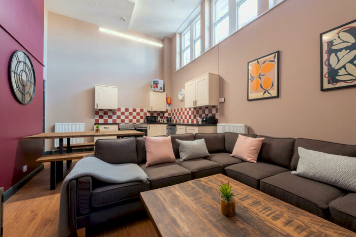 6 Bedroom Block Of Apartments To Rent In Flat K Bishop Blackall School, Exeter, EX4