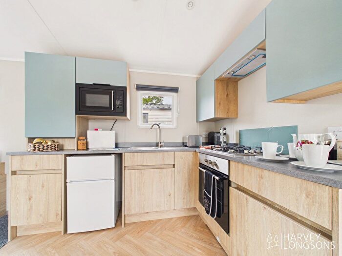 2 Bedroom Park Home For Sale In Stanford Bishop, Worcester, WR6