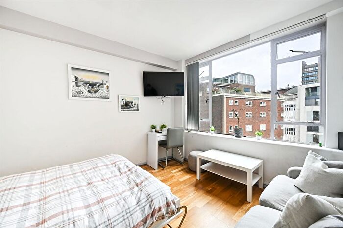 Studio To Rent In Florin Court, Charterhouse Square, London, EC1M
