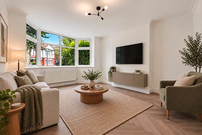 3 Bedroom Semi-Detached House For Sale In Burnley Road, London, NW10