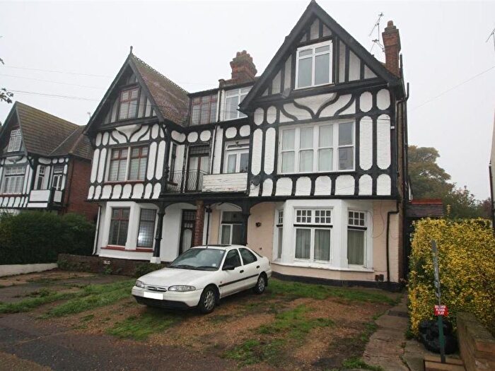 2 Bedroom Flat To Rent In Cossington Road, Westcliff-On-Sea, SS0