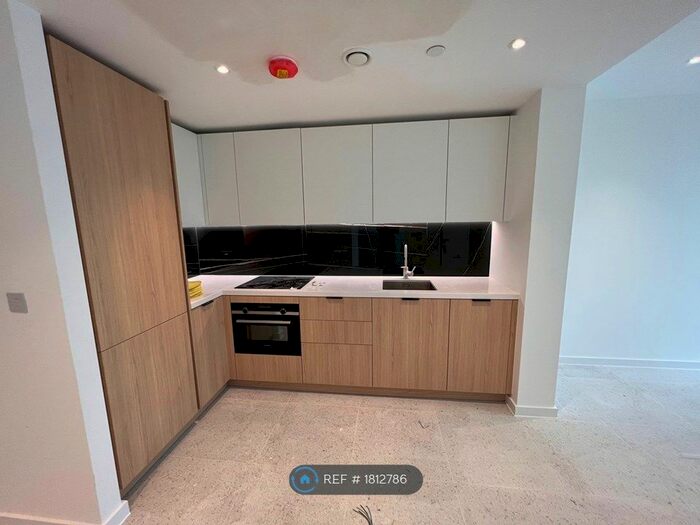 Studio To Rent In Cendal Crescent, London, E1