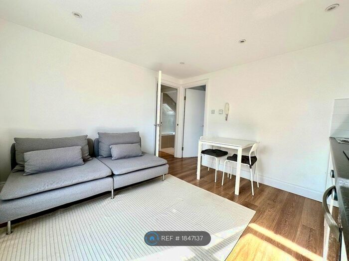 1 Bedroom Flat To Rent In London, London, N11