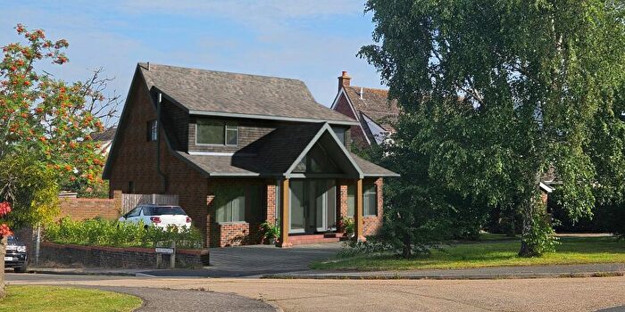 3 Bedroom Detached House For Sale In St. Cleres Way, Danbury, CM3