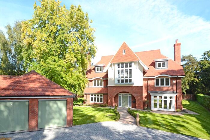 6 Bedroom House To Rent In Old Woking Road, Woking, Surrey, GU22