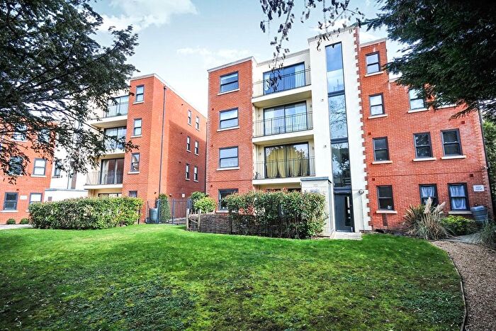 2 Bedroom Flat To Rent In Plaistow Lane, Bromley, BR1