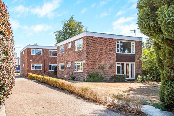 2 Bedroom Apartment For Sale In Alma Road, Reigate, Surrey, RH2