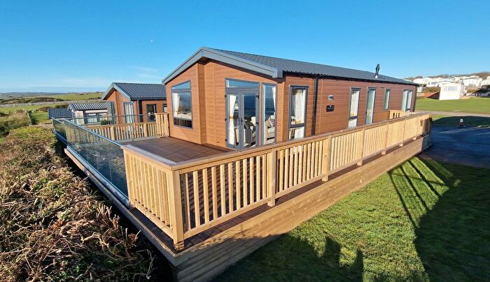 3 Bedroom Lodge For Sale In Oxwich, Swansea, SA3