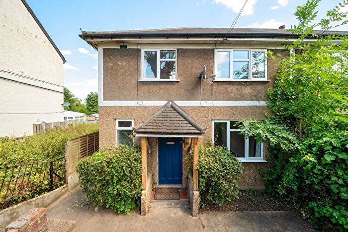 3 Bedroom Semi-Detached House For Sale In Banstead Road, Caterham, CR3