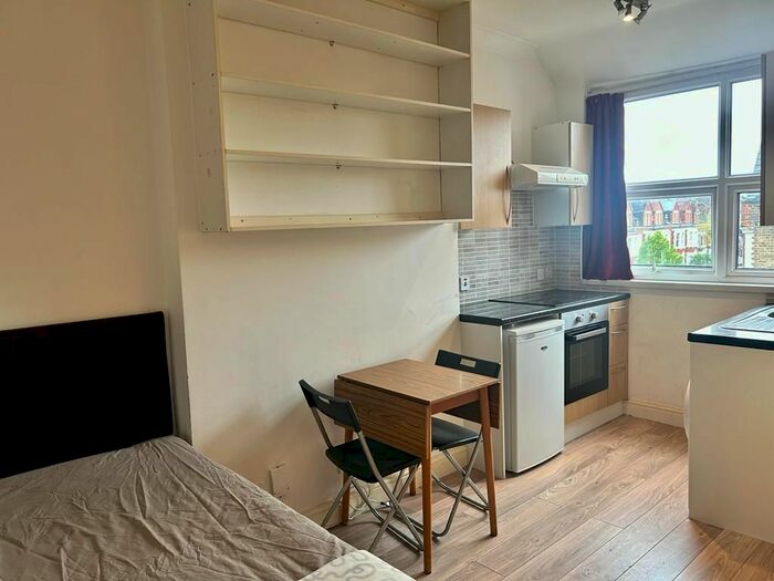 Studio To Rent In Buckley Road, Kilburn, NW6