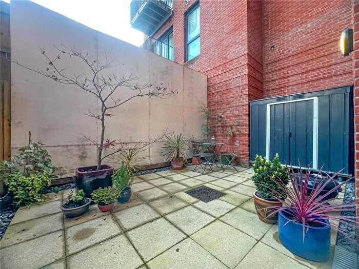 1 Bedroom Apartment For Sale In Dean Street, Bristol, BS2