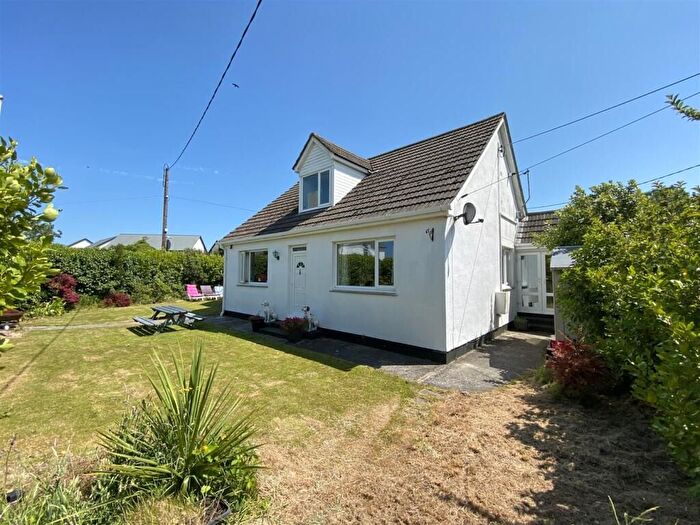 4 Bedroom Detached Bungalow For Sale In Versatile Family Home, Nancegollan, TR13