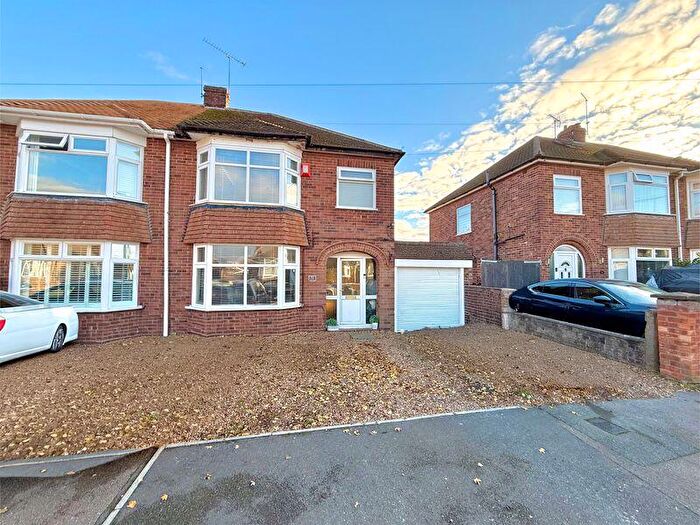 3 Bedroom Semi Detached House For Sale In Leafields, Houghton Regis, LU5