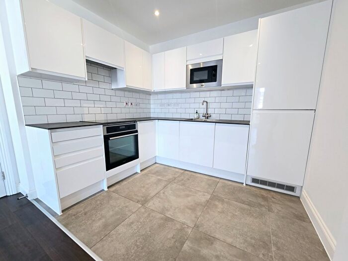 1 Bedroom Flat To Rent In Wellstones, Watford, WD17