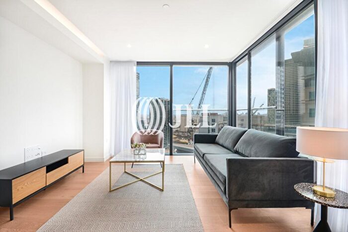 2 Bedroom Flat To Rent In Hampton Tower, Marsh Wall, E14