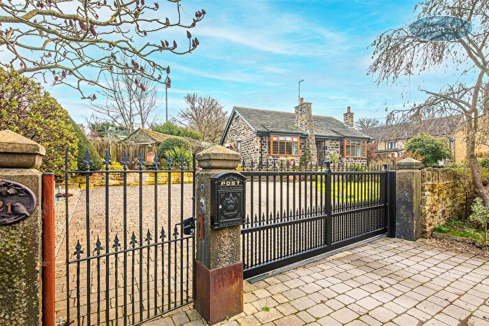 3 Bedroom Detached House For Sale In Whitley Lane, Grenoside, Sheffield, S35