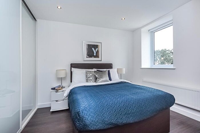 2 Bedroom Apartment To Rent In Northumberland House, Sutton, SM2