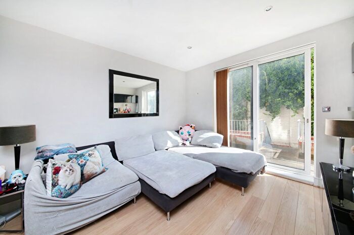 2 Bedroom Flat For Sale In Eltringham Street, Battersea Reach, SW18