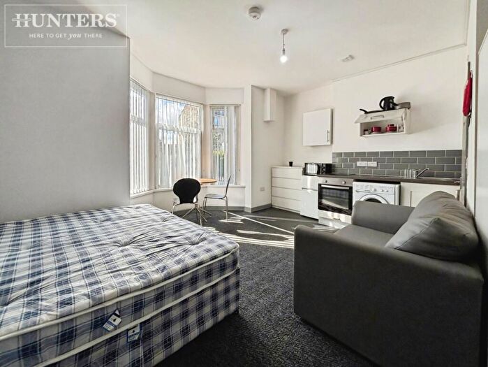 Studio To Rent In Dodworth Road, Barnsley, S70