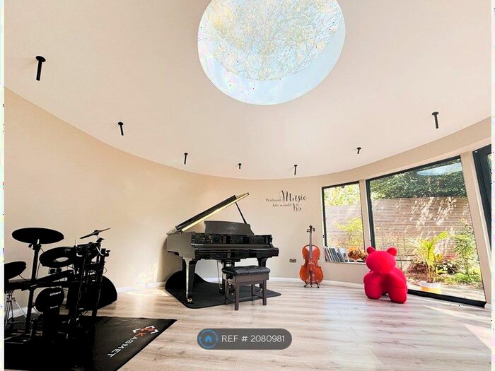 4 Bedroom Detached House To Rent In Rouse Gardens, London, SE21