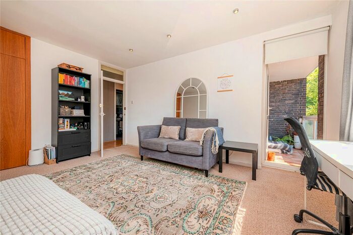 1 Bedroom Flat To Rent In Portobello Road, London, W10