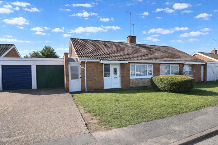 2 Bedroom Semi-Detached Bungalow For Sale In Drayton Close, Rushden, NN10
