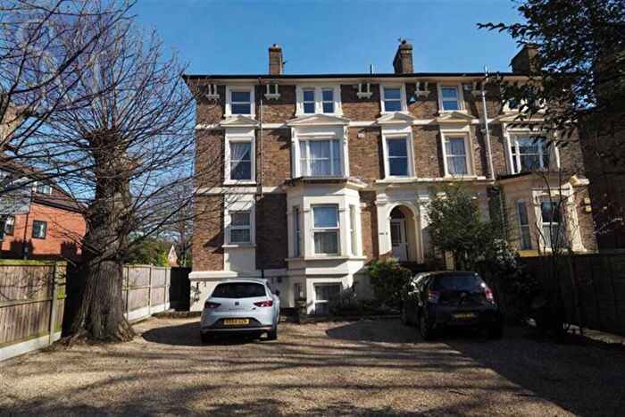 2 Bedroom Apartment To Rent In High Road, Buckhurst Hill, IG9