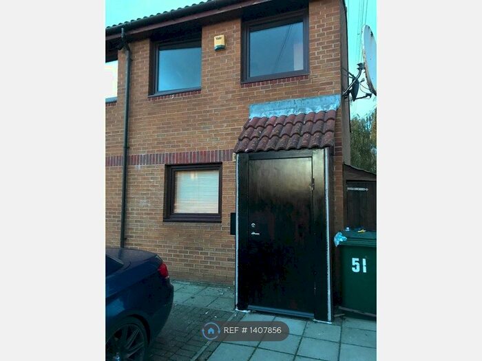 2 Bedroom End Of Terrace House To Rent In Thomas Cribb Mews, London, E6